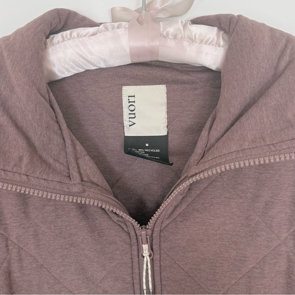 Vuori Women's Halo Insulated Jacket- Quilted - Picture 5 of 10